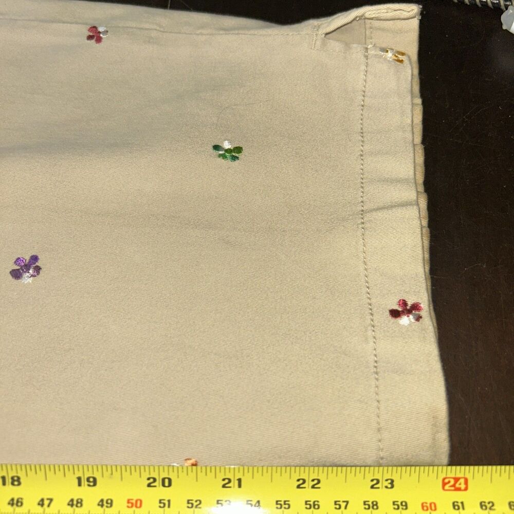 Hannah Women’s Size 14 Embroidered Floral Print Khaki Capris - Picture 7 of 7